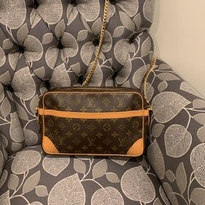 Authentic Louis Vuitton Compiegne 28 crossbody